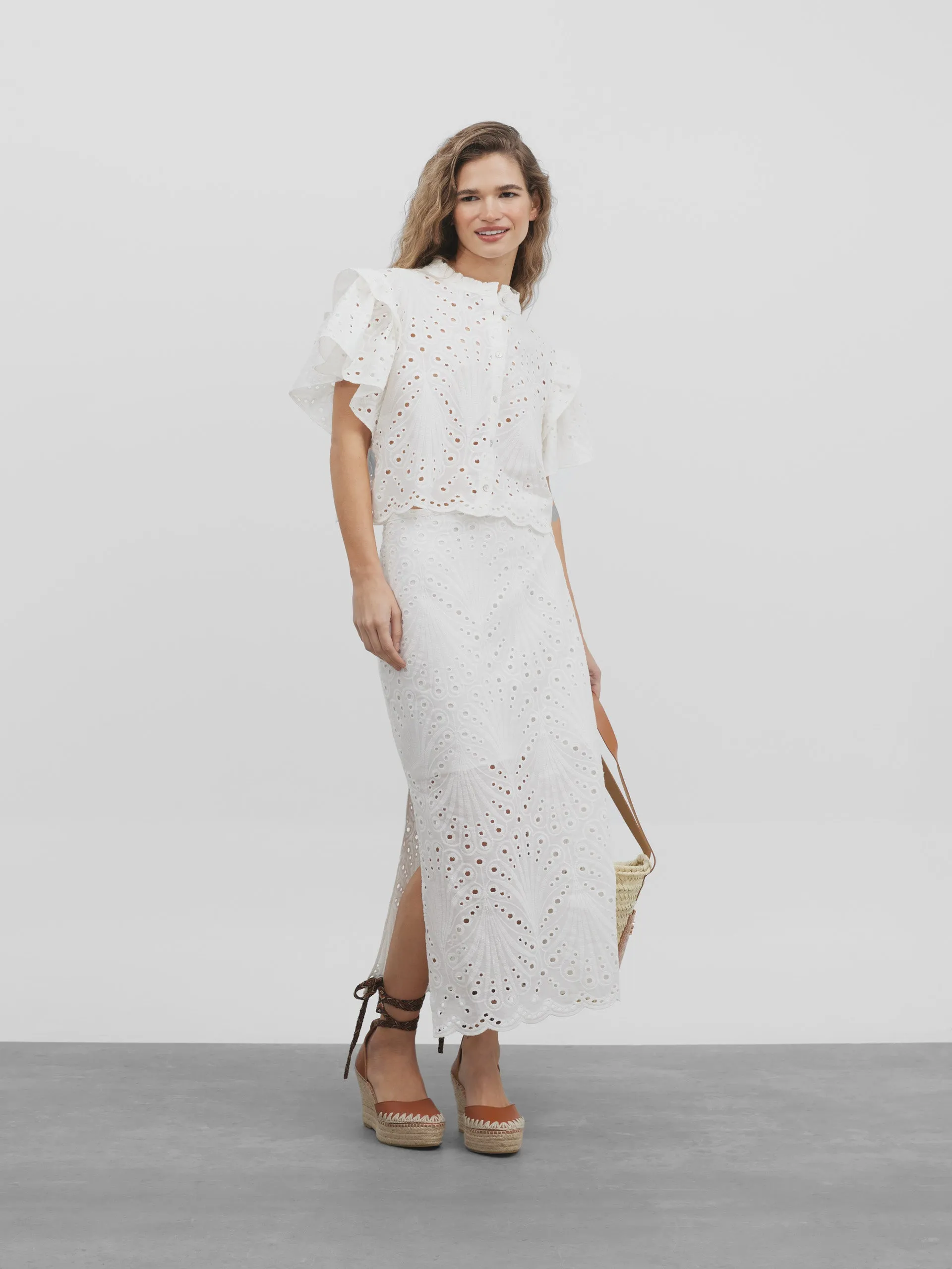 Falda midi bordados blanca