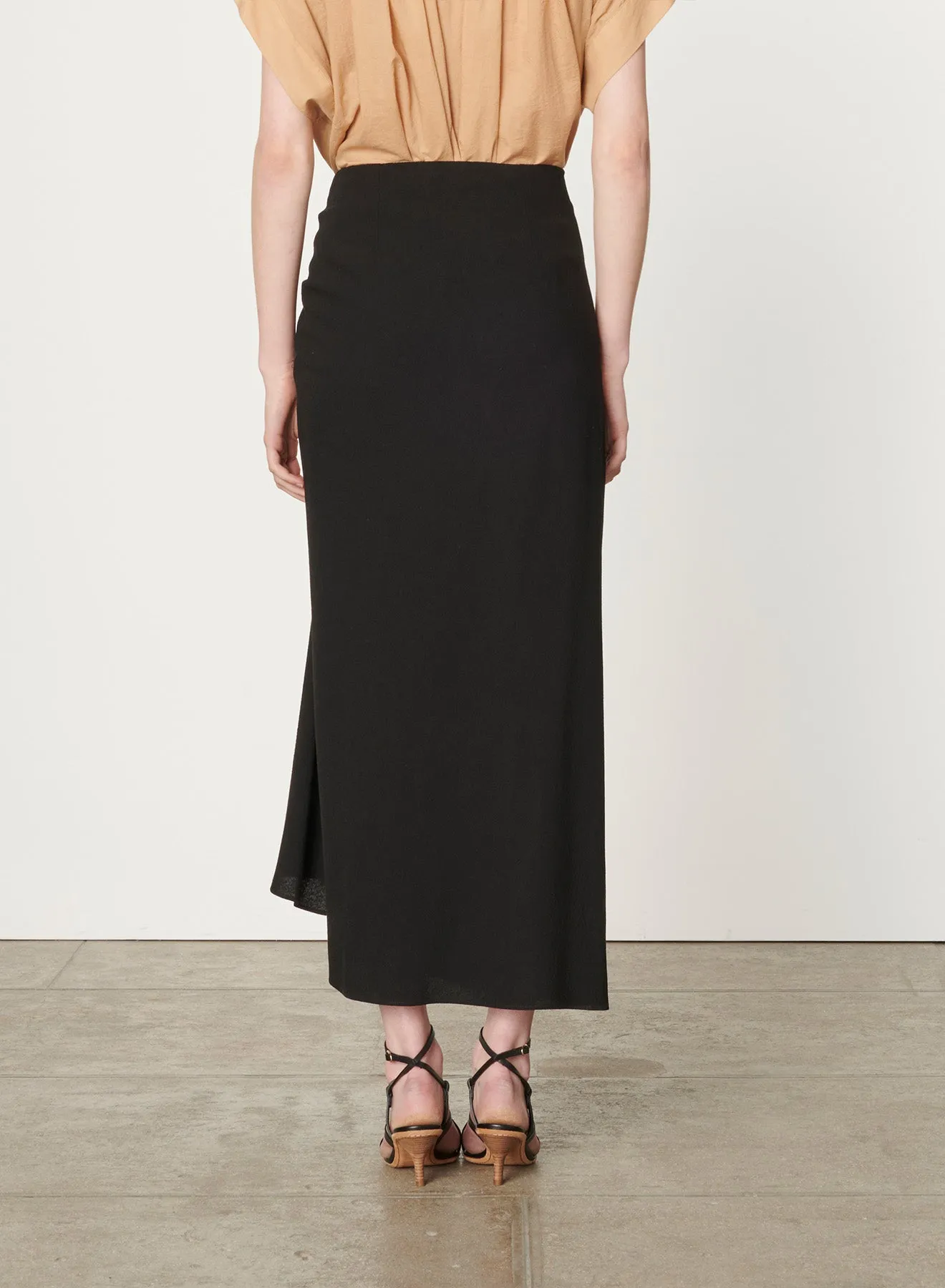 FALDA MIDI CREP NEGRA