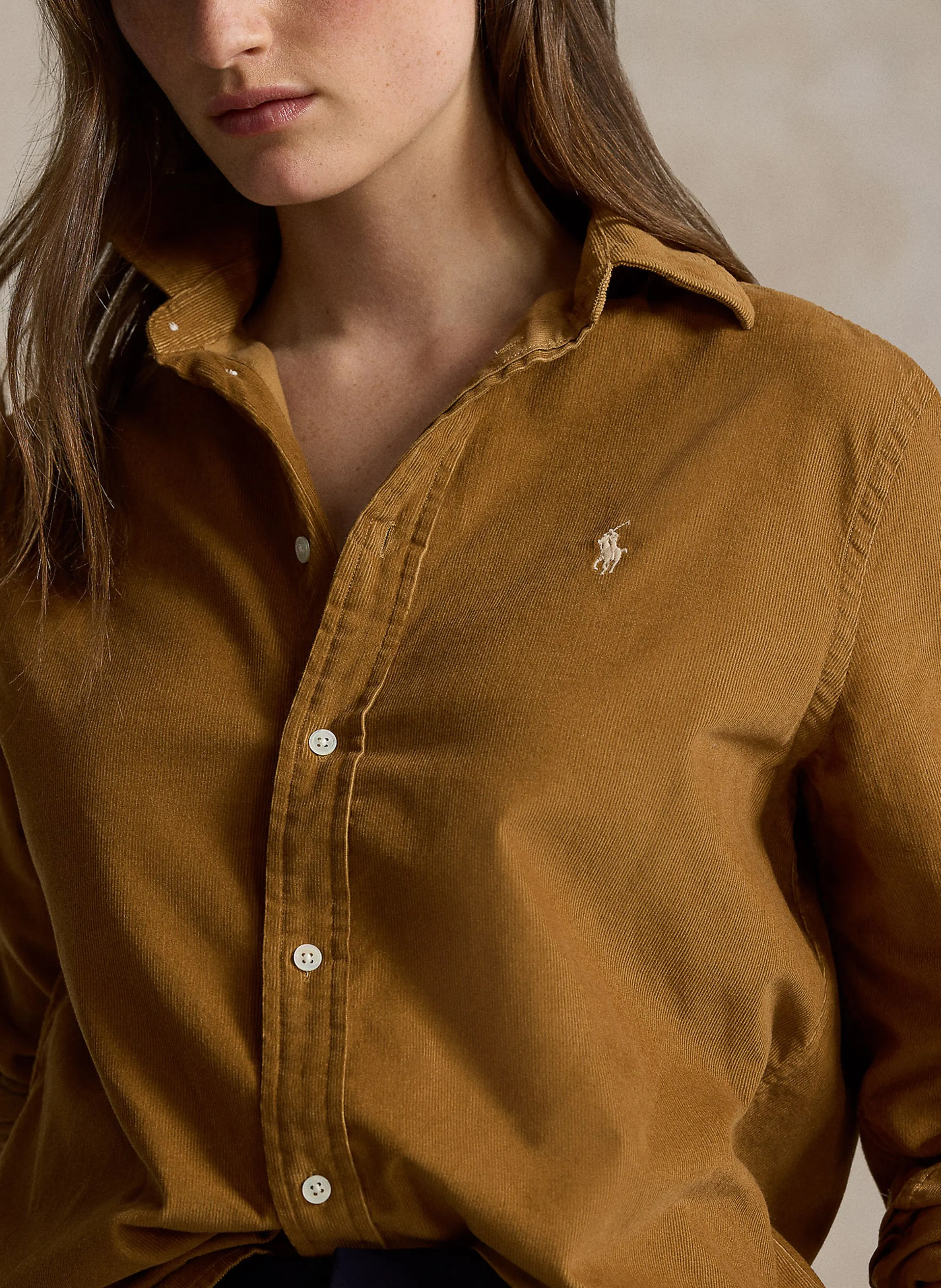 POLO RALPH LAUREN Camisa recta de pana de algodón. en beige