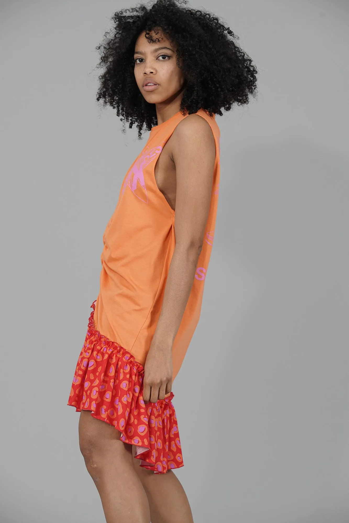 Vestido Camiseta VENICE fruncido · NARANJA & PRINT ·